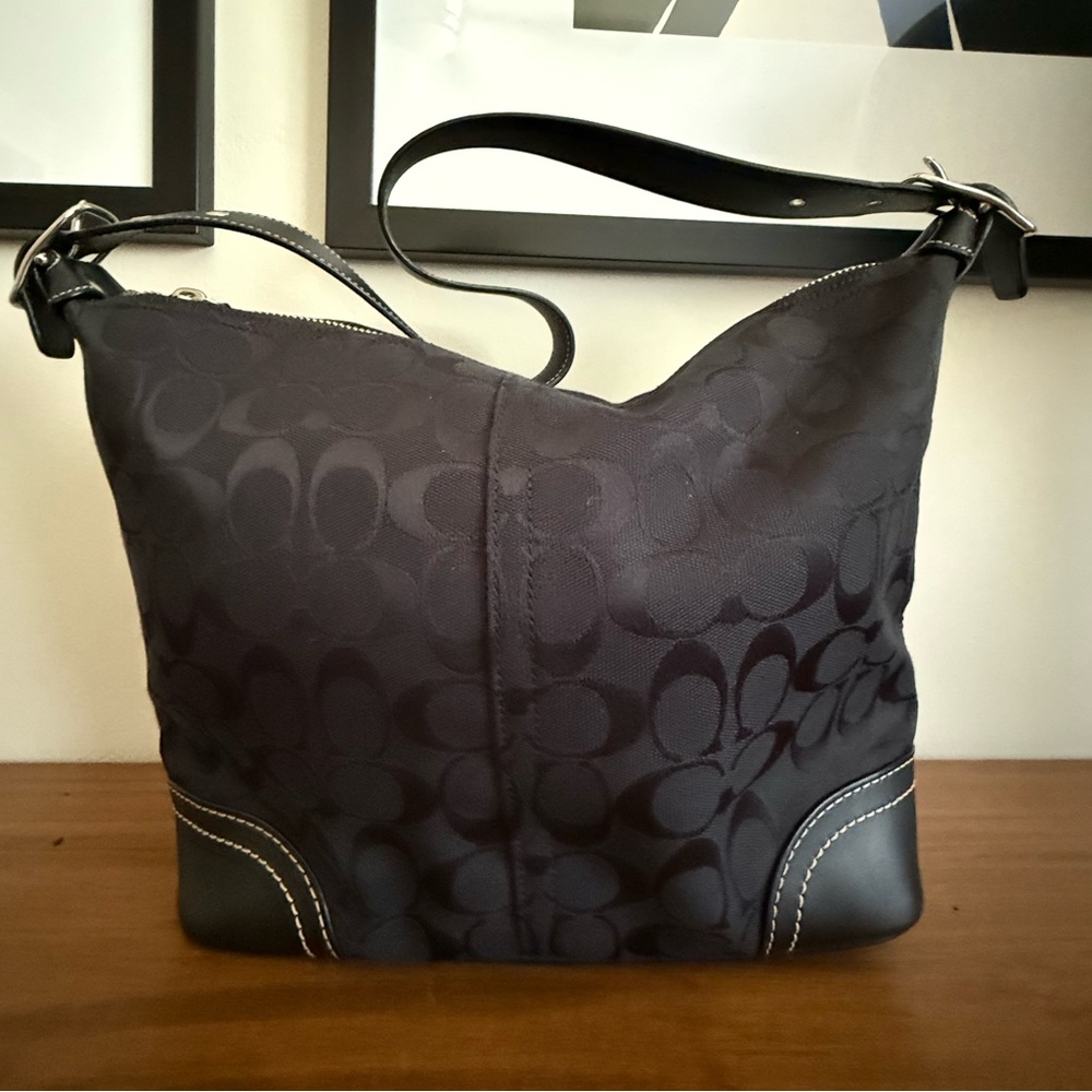 Vintage Coach Soho Signature Canvas Shoulder Bag | Black | F10909 - Y2K Era